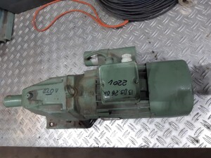 Gearmotor, 1-phase, 220 V, 0.74 kW / 40 rpm, used, B17918