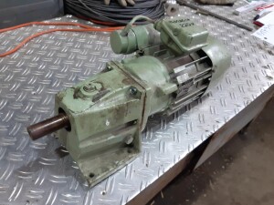 Getriebemotor 1 Phase 220 V 0,37 kW / 63 U/min gebraucht...