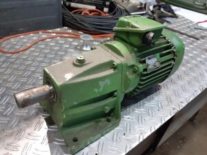 Used gear motor, 1.1 kW / 100 rpm, B17923