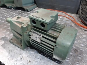 Getriebemotor 0,15/0,28 kW / 100/200 U/min gebraucht B17924