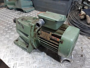 Getriebemotor 0,37 kW 40 U/min gebraucht B17927