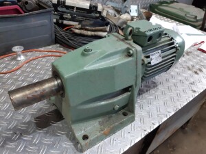 1.5 kW / 31.5 rpm gearmotor, used, B17931