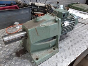 1.1 kW / 25 rpm gearmotor, used, B17932