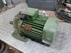 2.2 kW / 200 rpm gearmotor, used, B17936