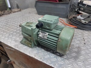Getriebemotor 0,75 kW / 160 U/min gebraucht B17938