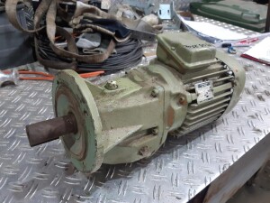 Used gearmotor, 1.1 kW / 100 rpm, B17946