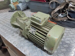 Used gearmotor, 1.1 kW / 100 rpm, B17946