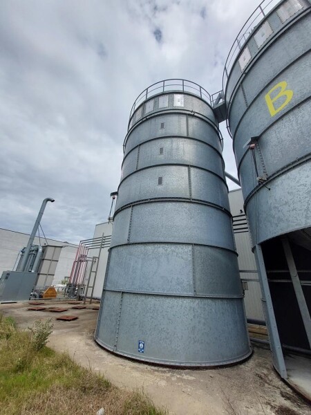 Used 190 m³ bolted bulk material silo B18010