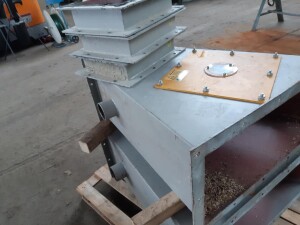 Used Discharge Hopper 1000 x 850 x 350 B18019