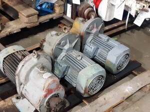 2.2 kW / 190 rpm gearmotor, used, B18075
