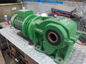 Gear Motor 2.2 kW, 11 rpm, B3, used, B18076