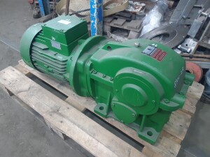 Getriebemotor 15 kW 59 U/min gebraucht 18077