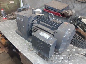 7.5 kW, 84 rpm gearmotor, used, B18079