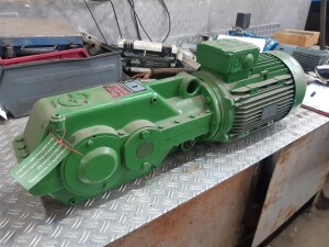 7.5 kW, 66 rpm, B5 gearmotor, used, B18082