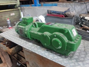 3 kW, 58 rpm, B5 gearmotor, used, B18084