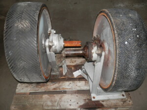 B12112 | Wheels for circular scrapers, sewage treatment plant, heavy-duty castors DN 680 x 200 mm